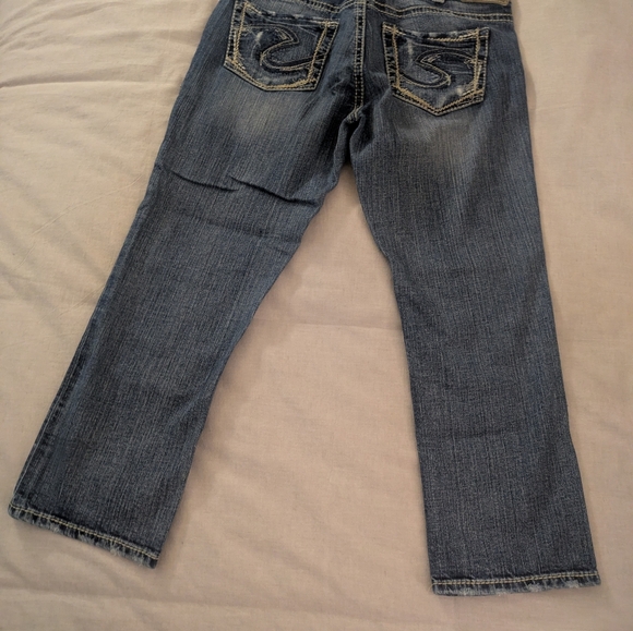 Silver Jeans Women's Distressed Denim Capri - Picture 9 of 9